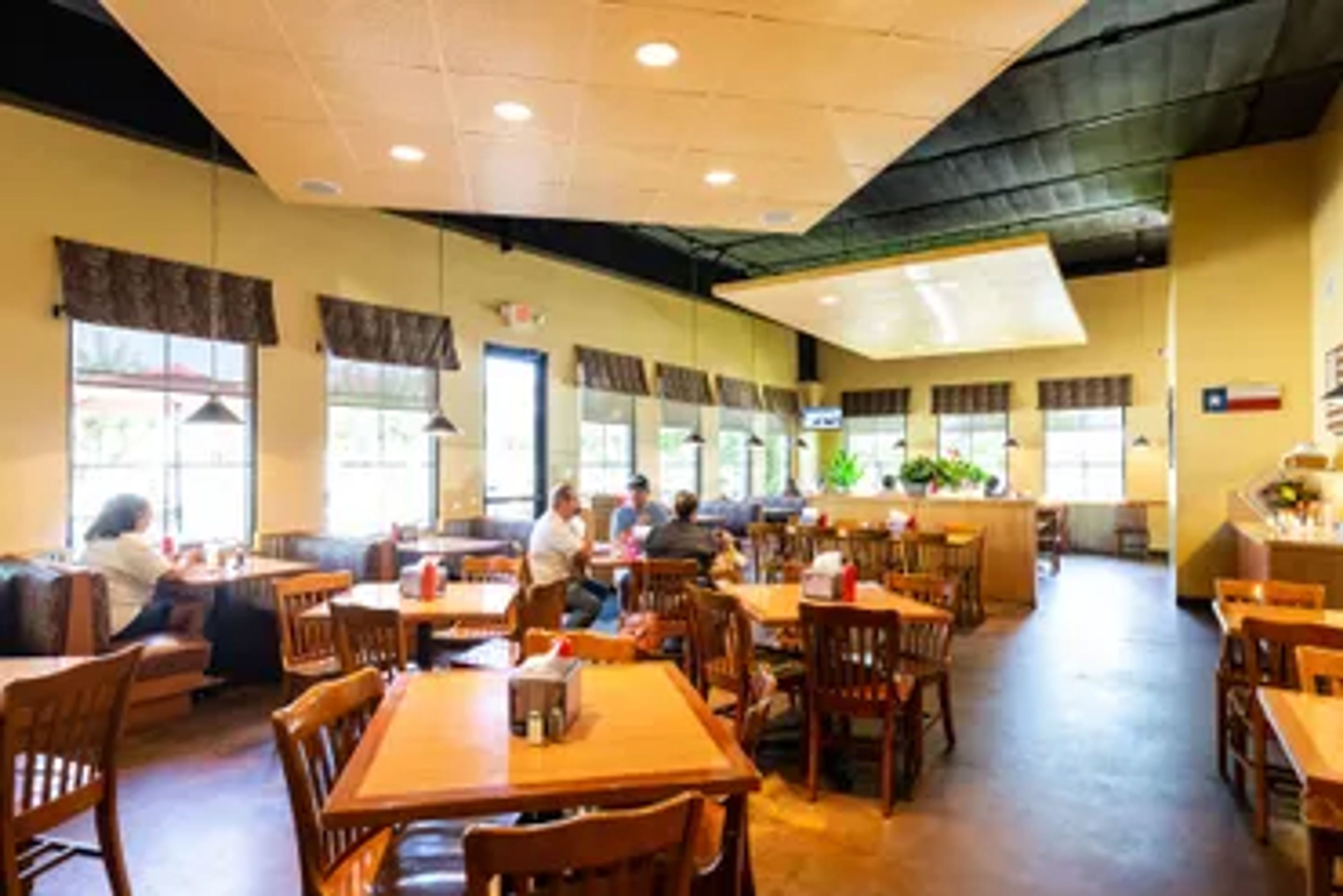 Dining room at Pecan St. Station